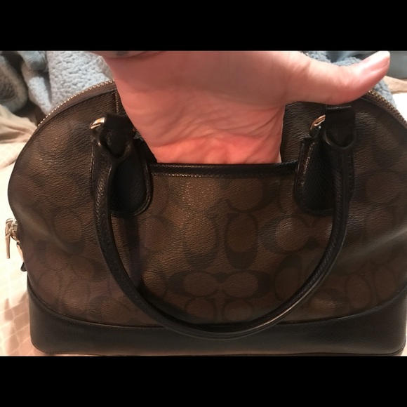 Coach purse - Picture 4 of 8